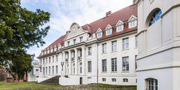 Schloss und Guthäuser zum Verkauf Schloss und Guthäuser zum Verkauf