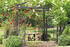 Rosenpavillon im Park