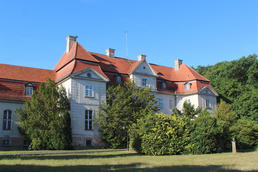 Gutshaus (Herrenhaus, Schloss) Karlsburg
