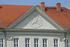 Wappen im Giebel der Parkseite des Schlosses Hohenzieritz