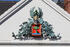 Wappen der von Klotz im Giebel